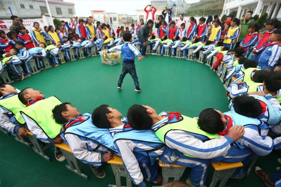 镇雄县雨河镇雨河中学图片